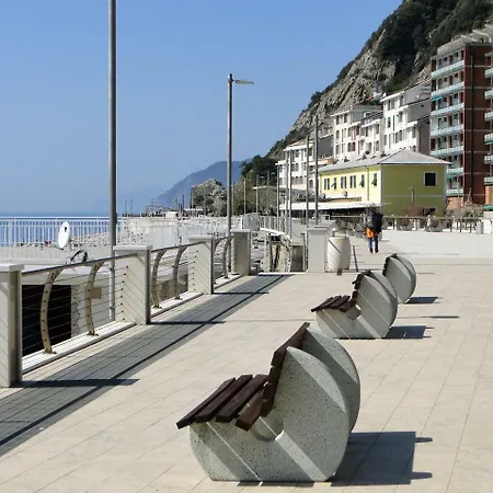 Cinque Terre & Beach * Framura